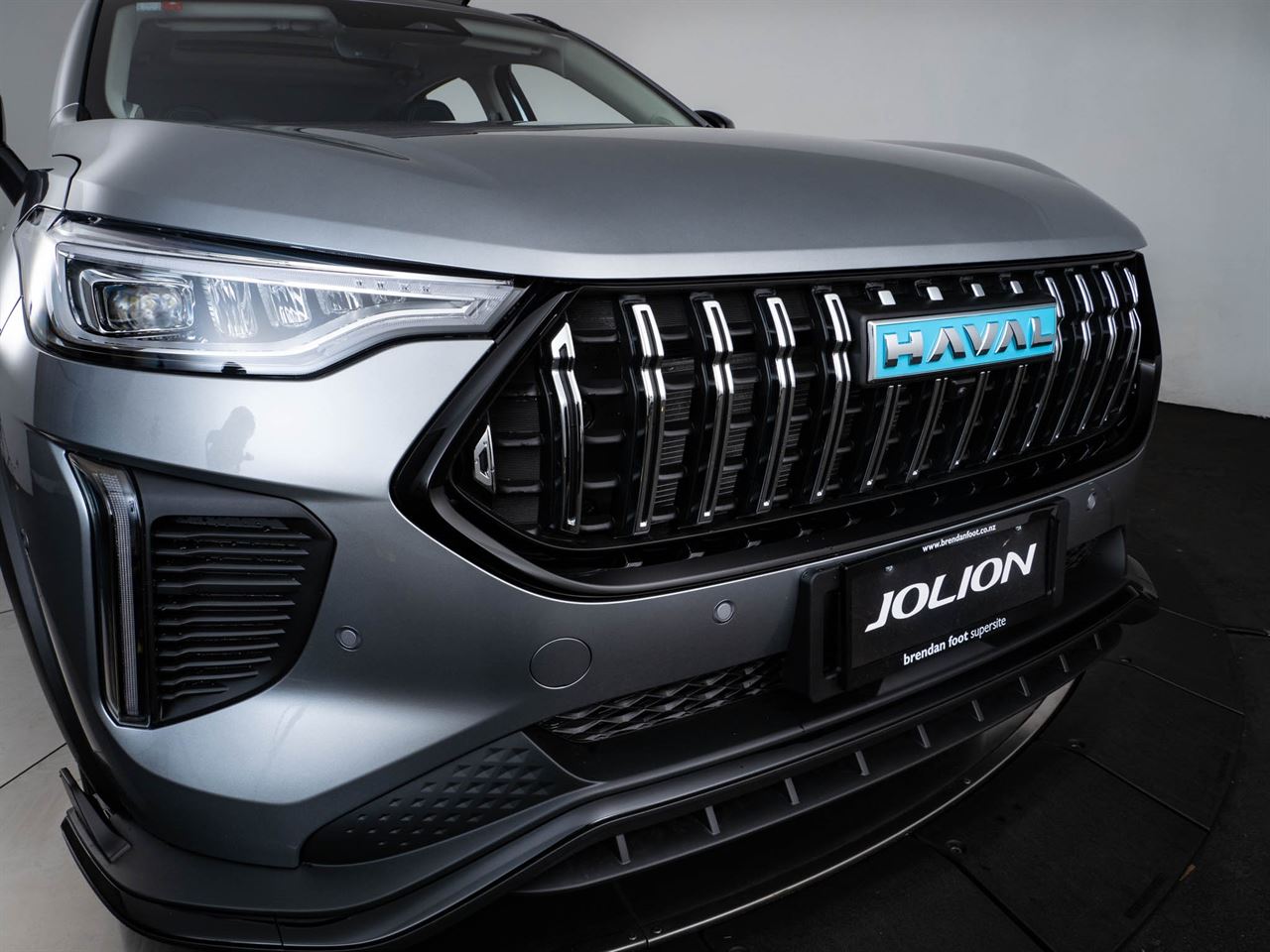 Vehicle image 4