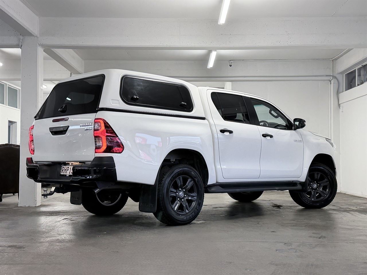 Vehicle image 3