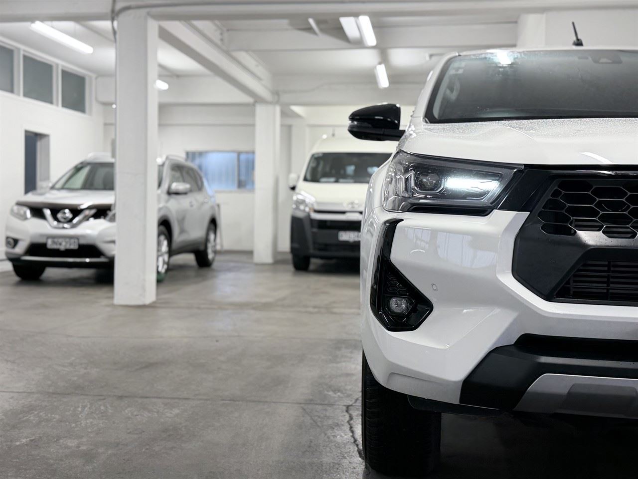 Vehicle image 5