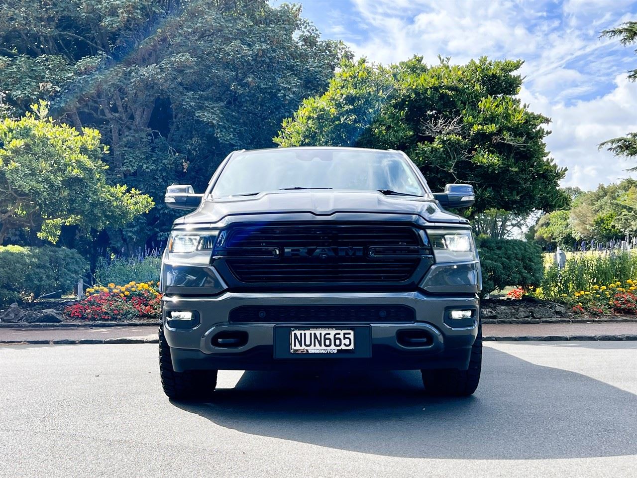 Vehicle image 5