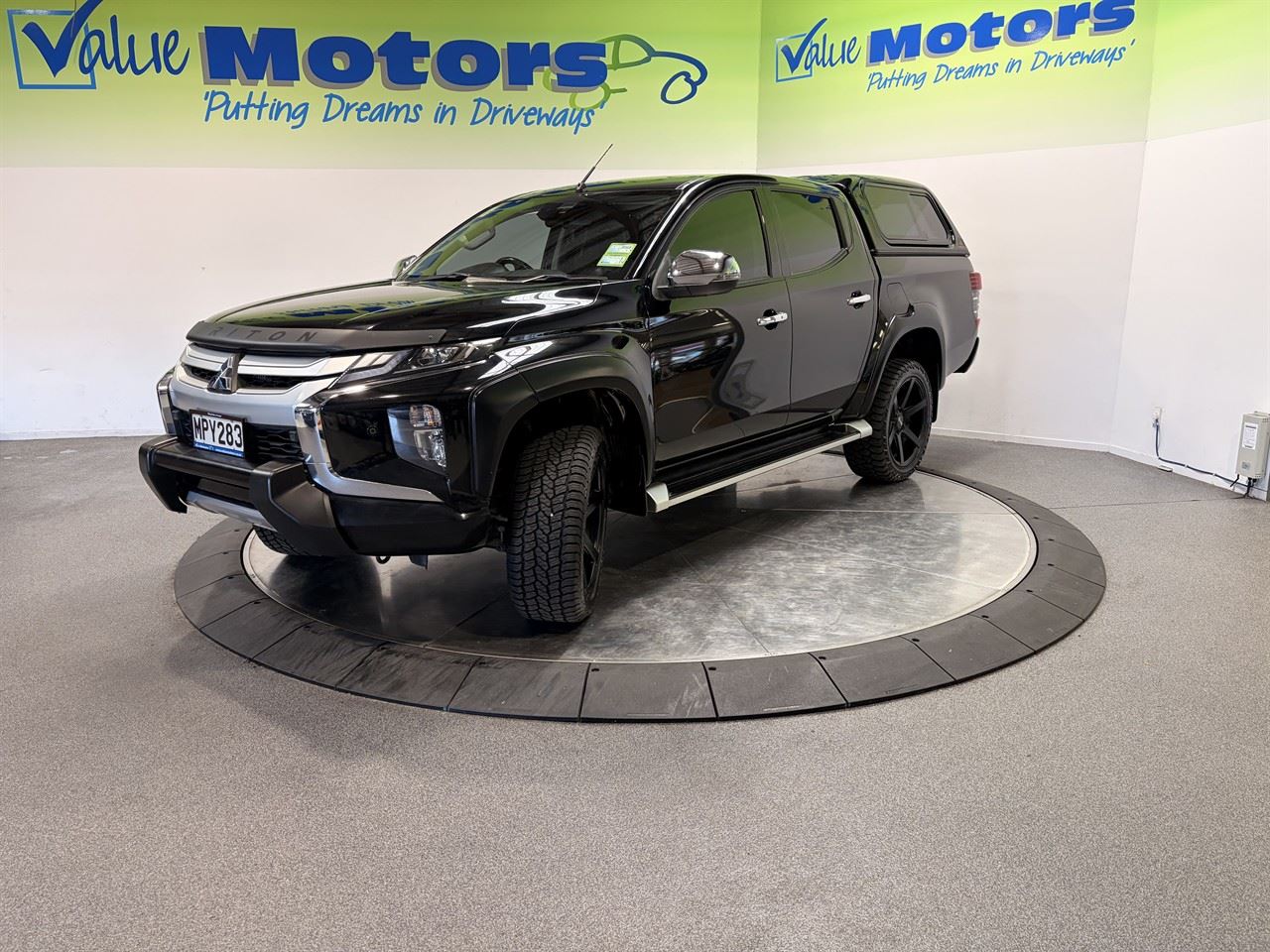 Vehicle image 3