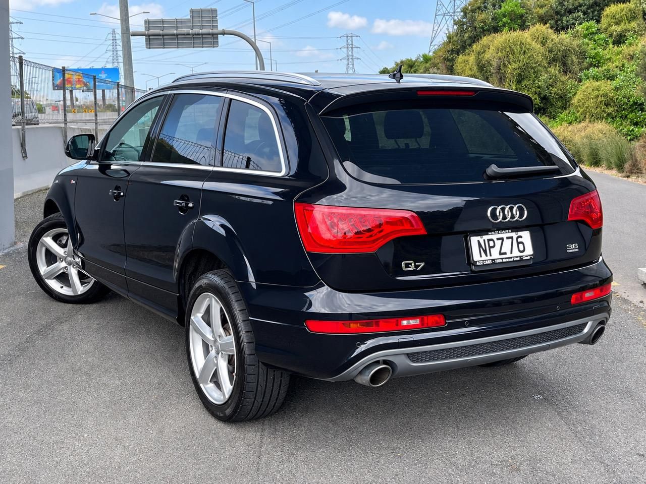 Vehicle image 3