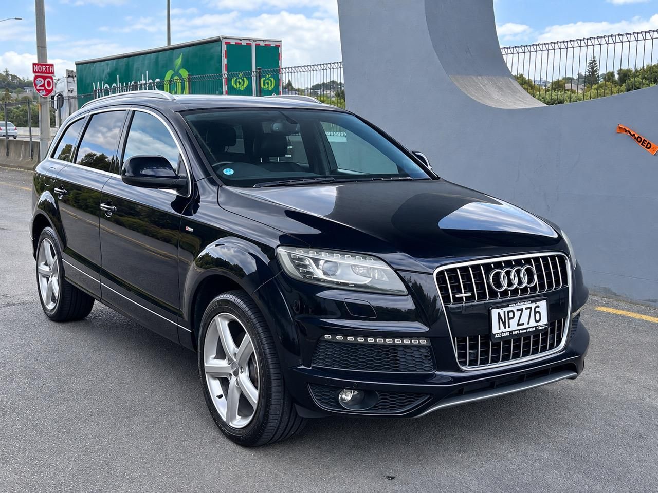 Vehicle image 5