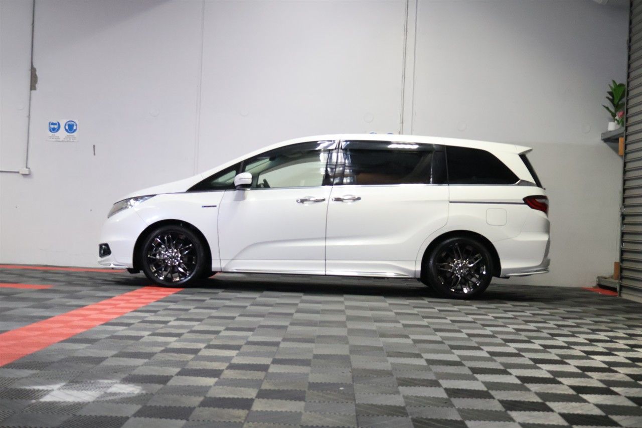 Vehicle image 5