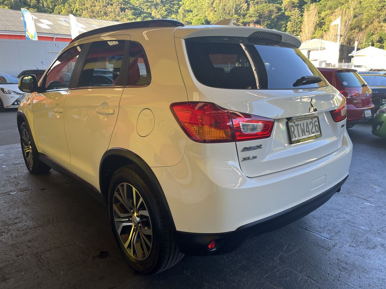 Vehicle image 4