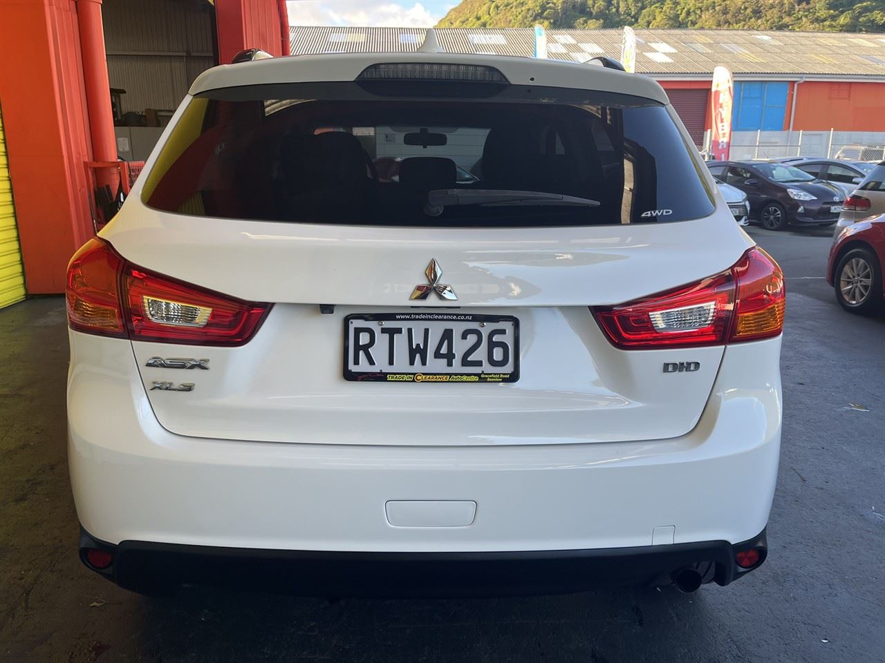 Vehicle image 5