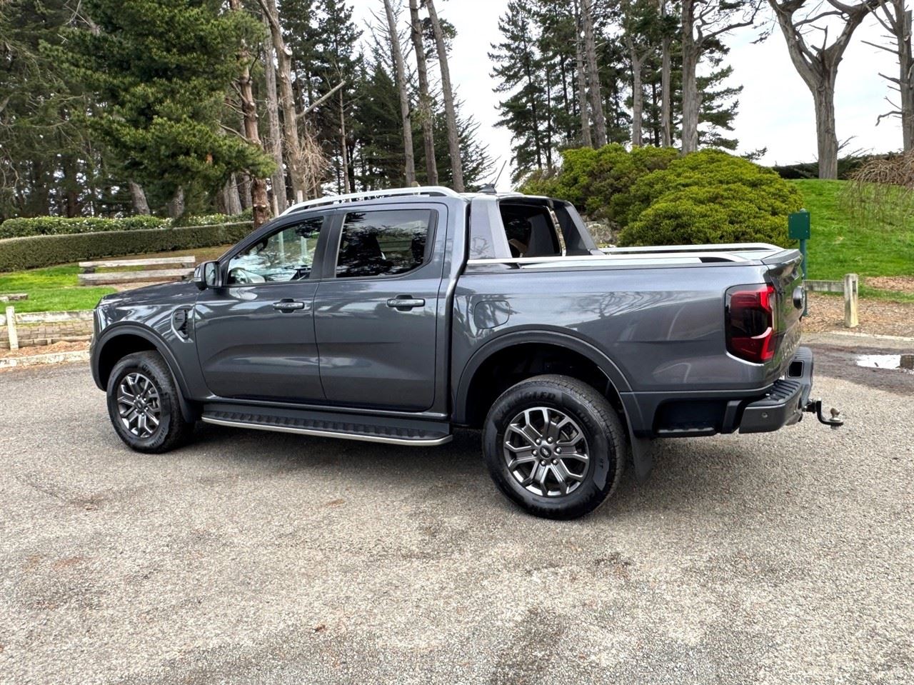 Vehicle image 4