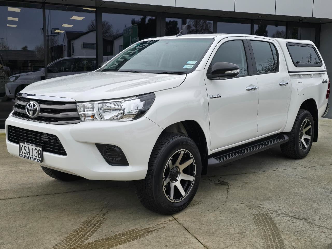 Vehicle image 4