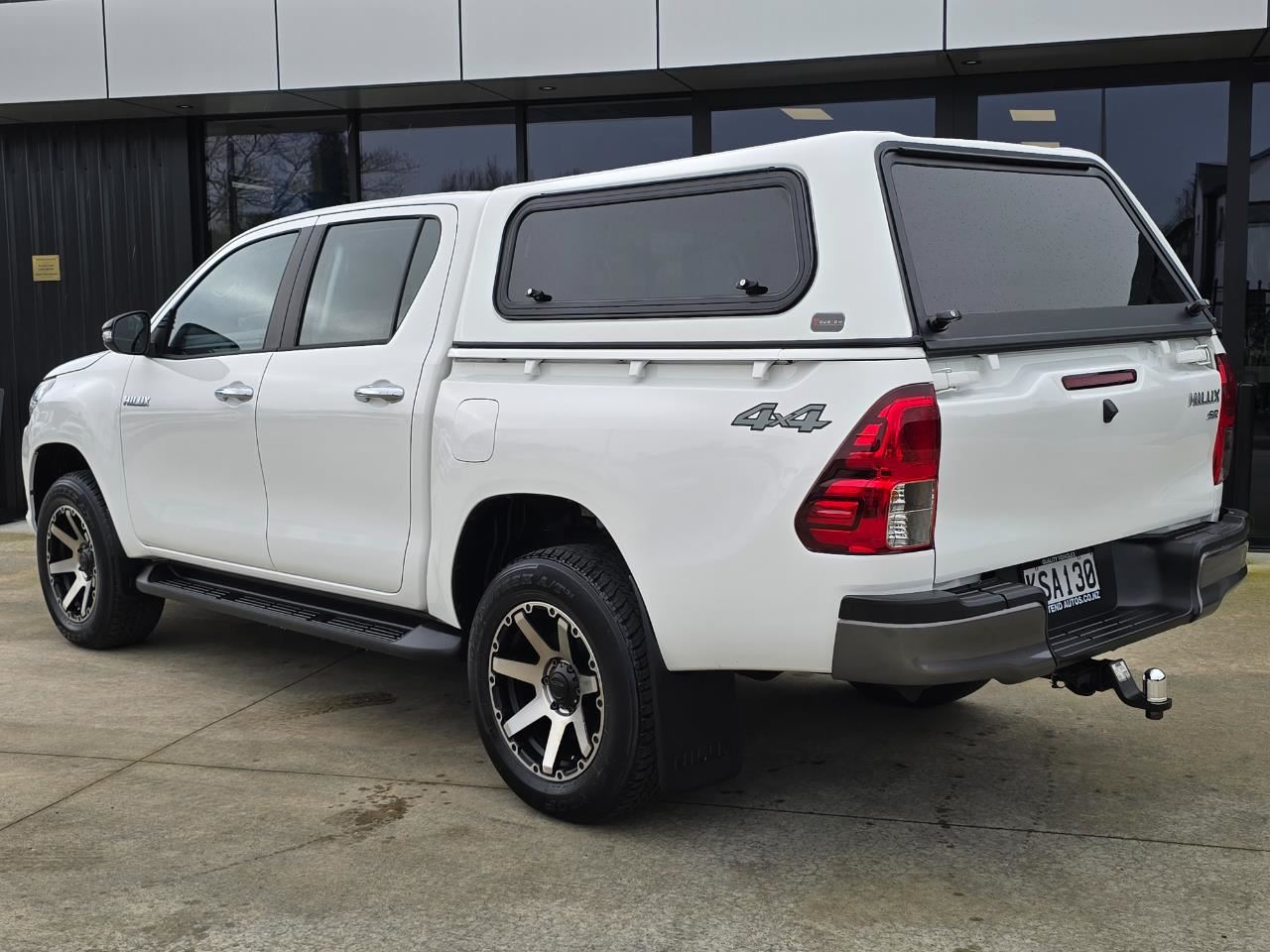 Vehicle image 5