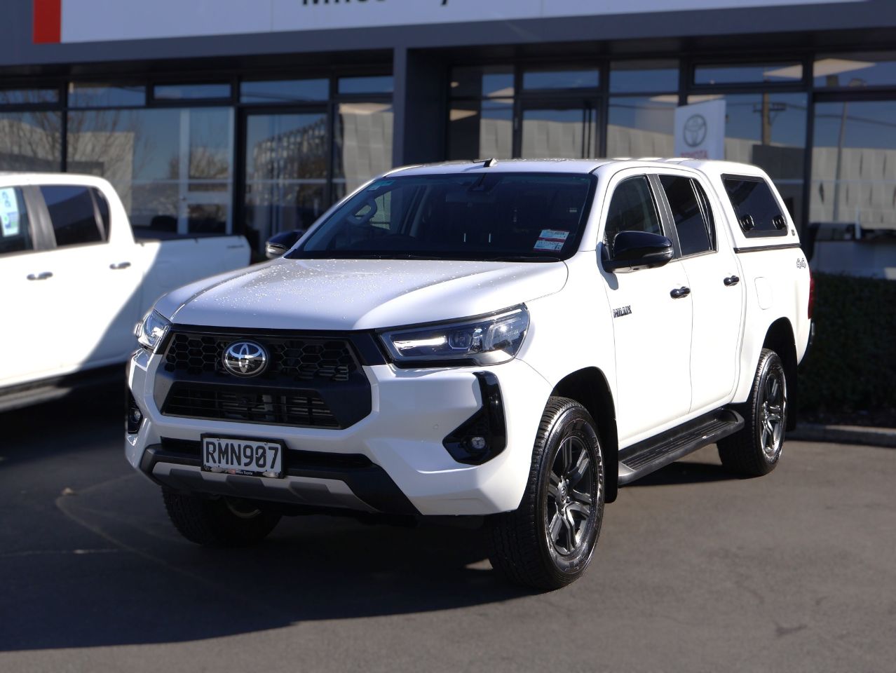Vehicle image 3