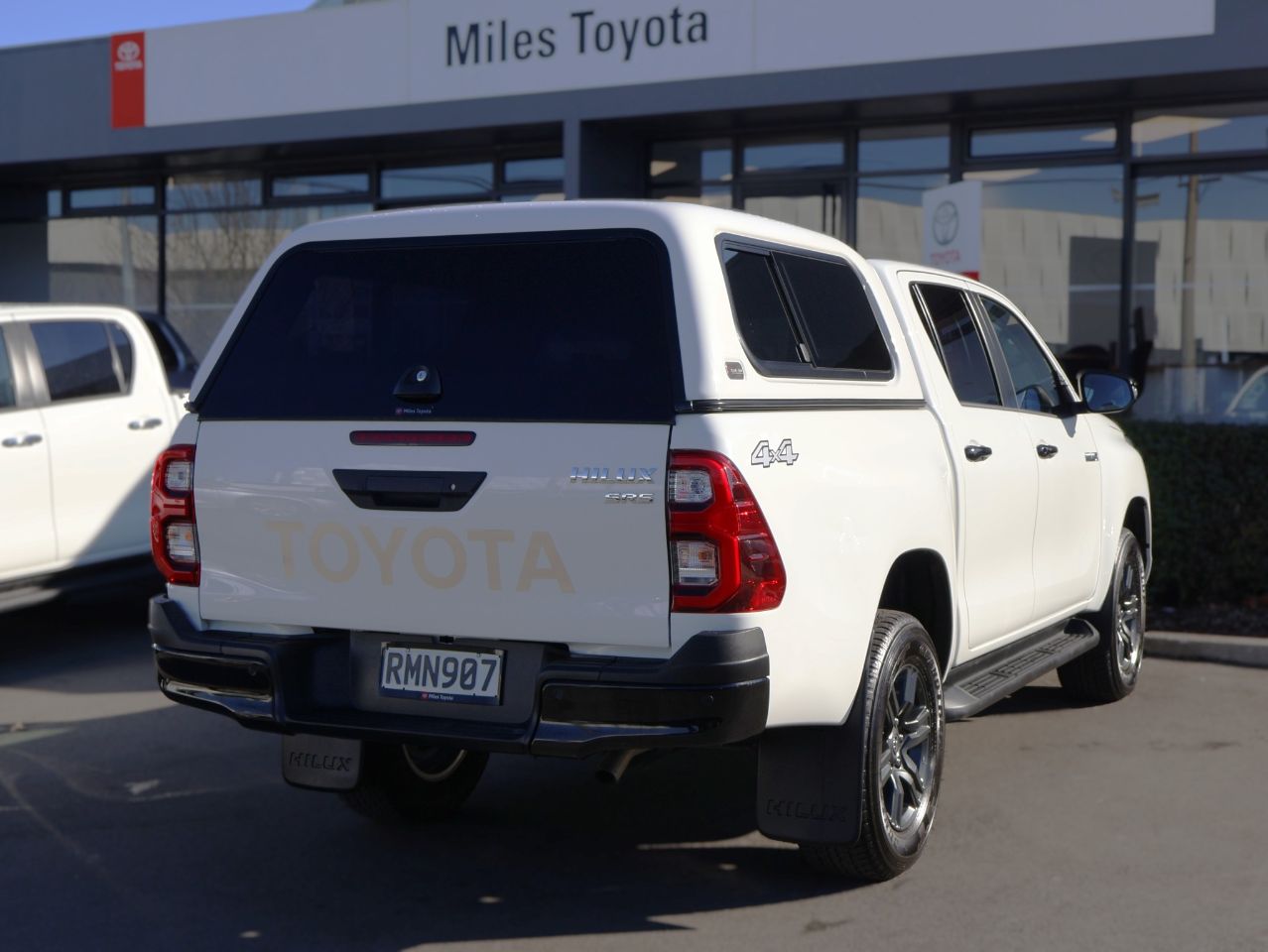 Vehicle image 5