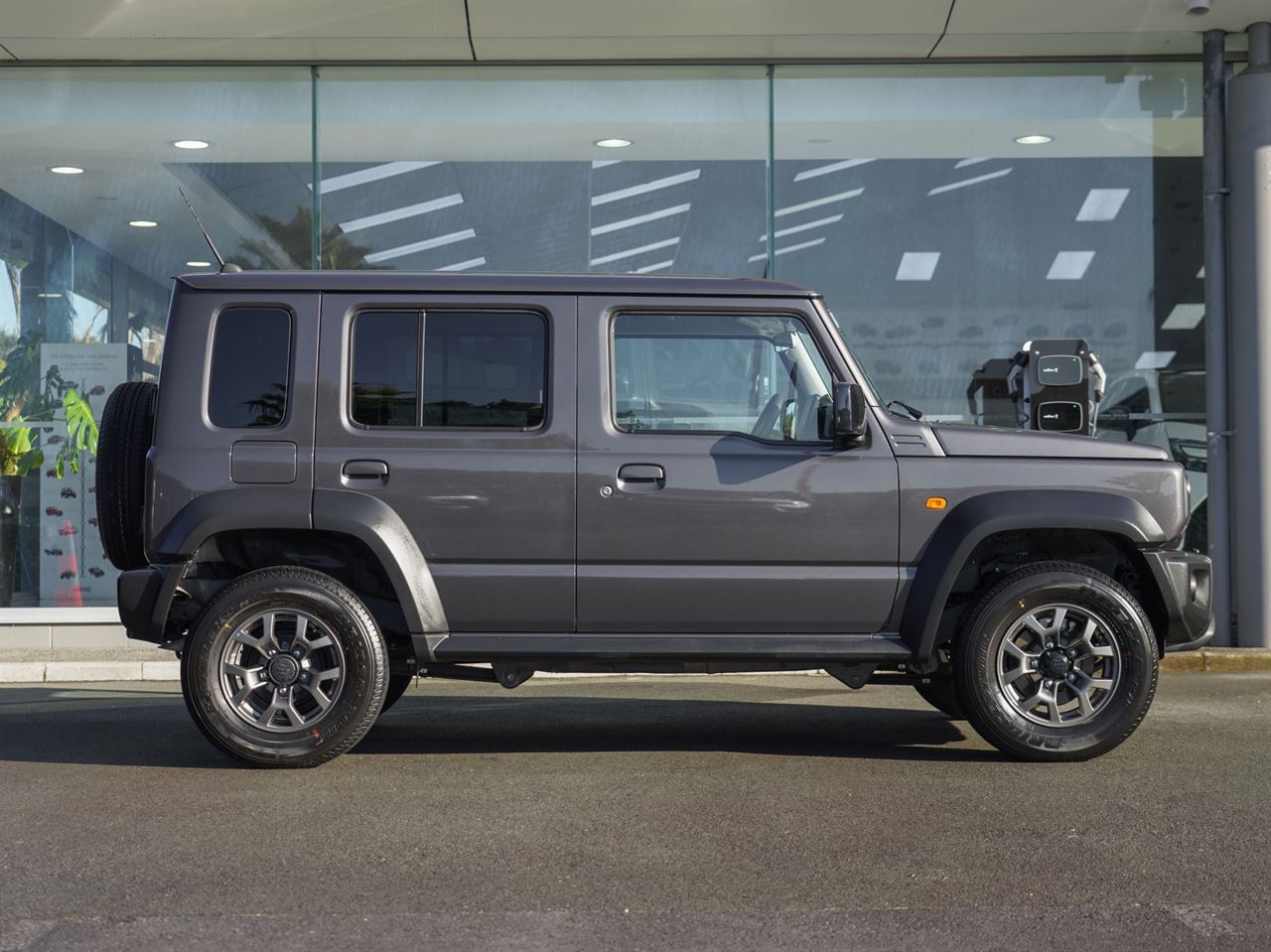 Vehicle image 3