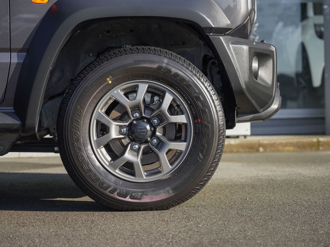 Vehicle image 5