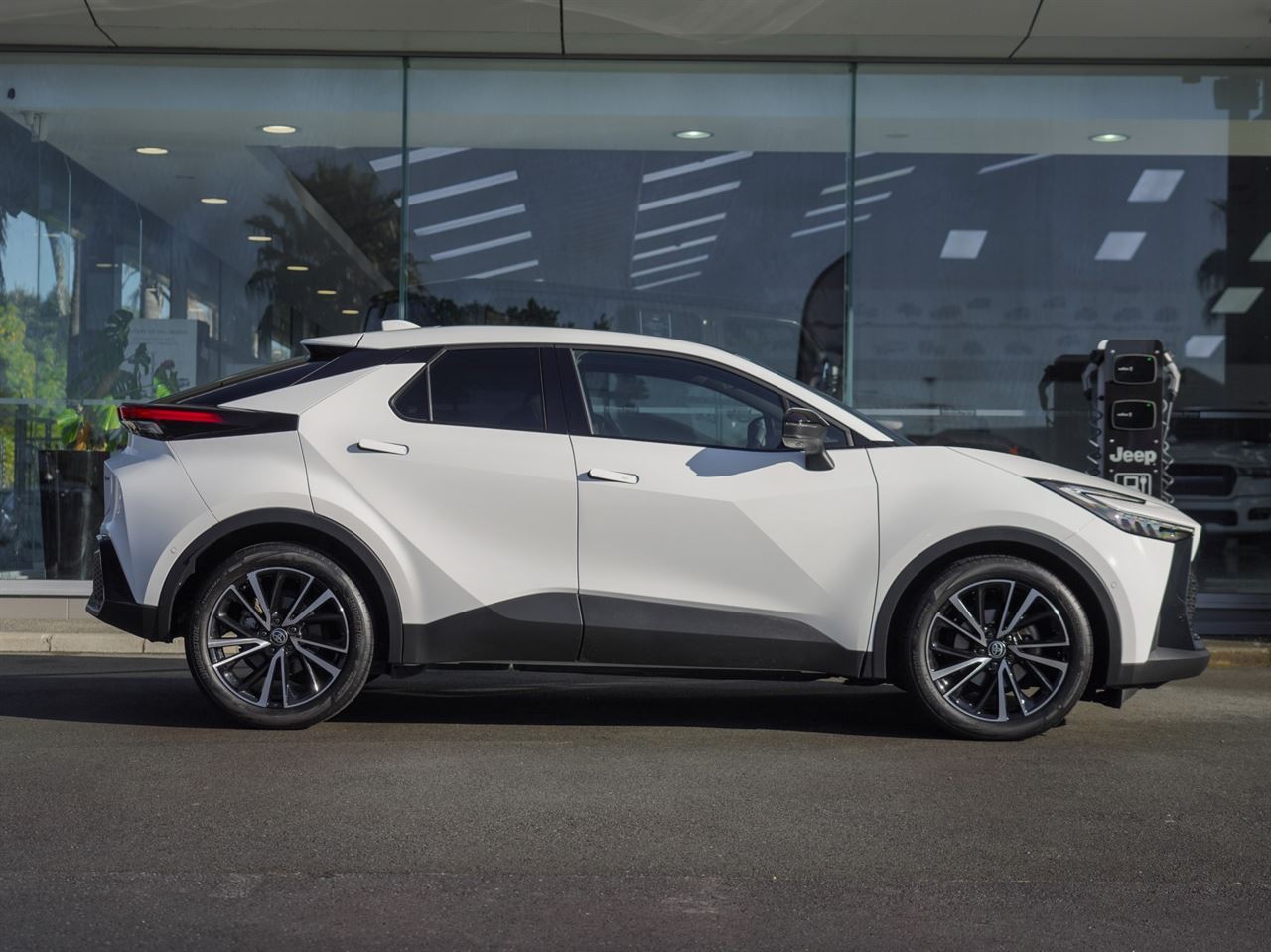 Vehicle image 3