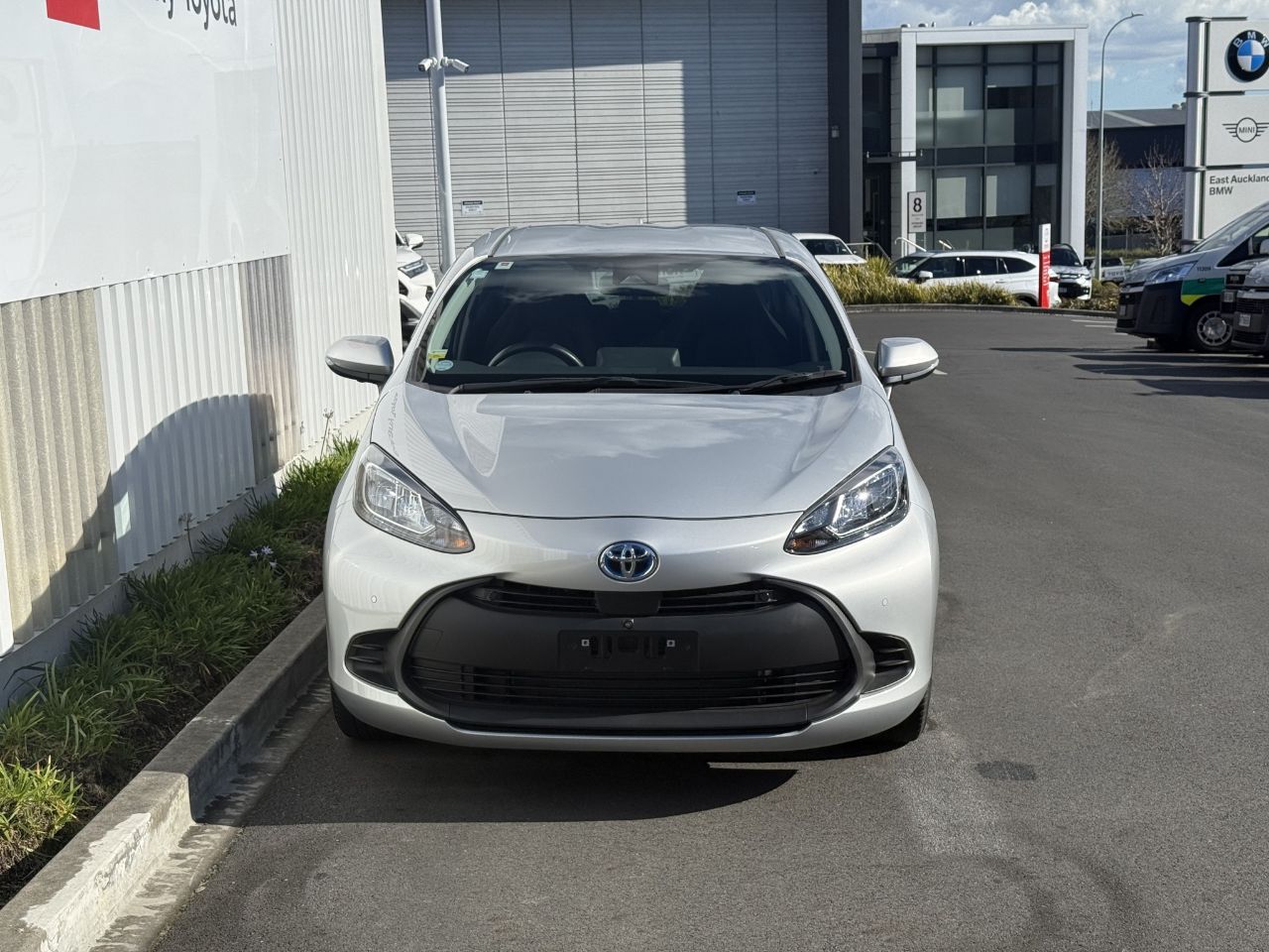 Vehicle image 3