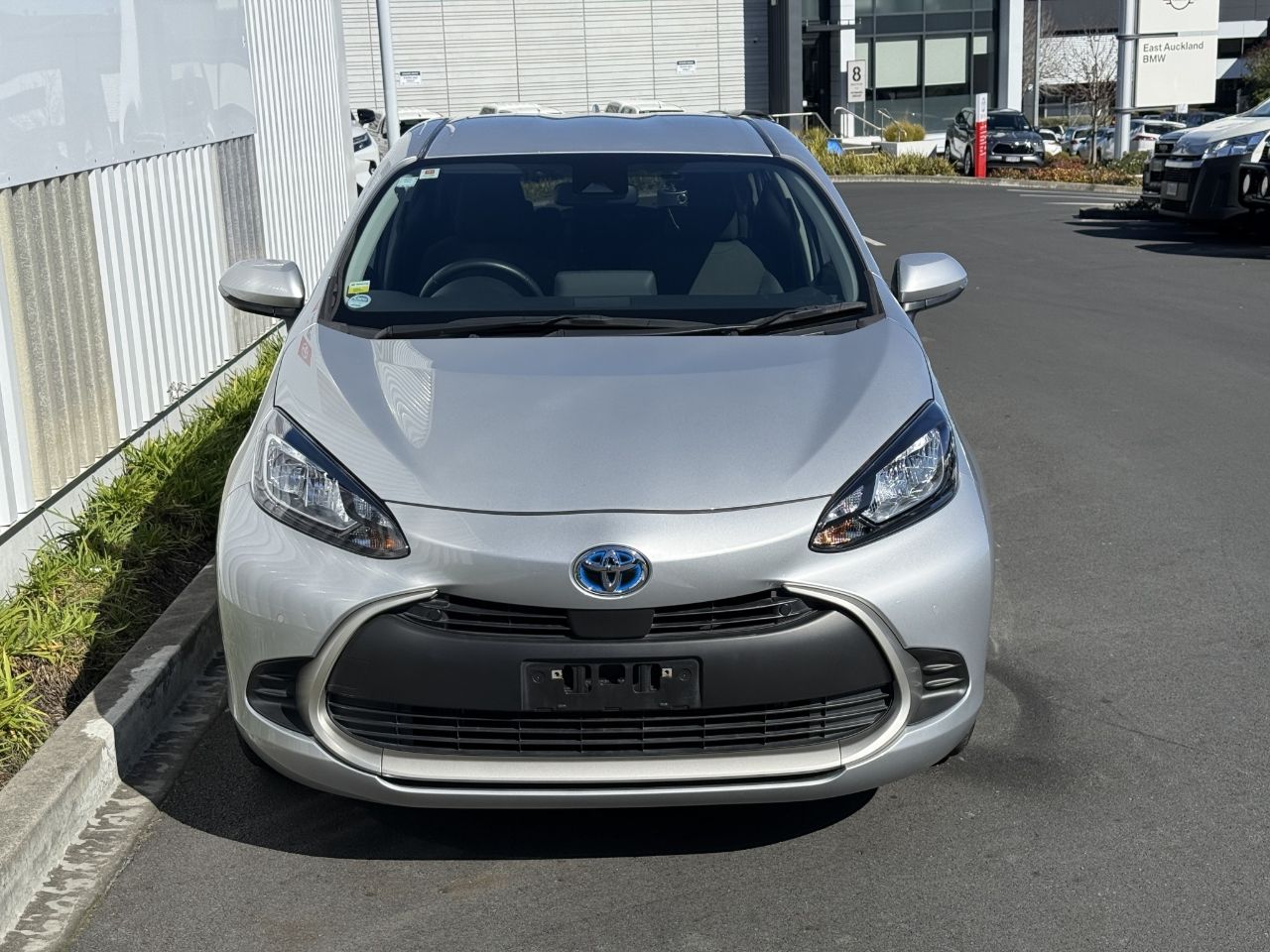 Vehicle image 4