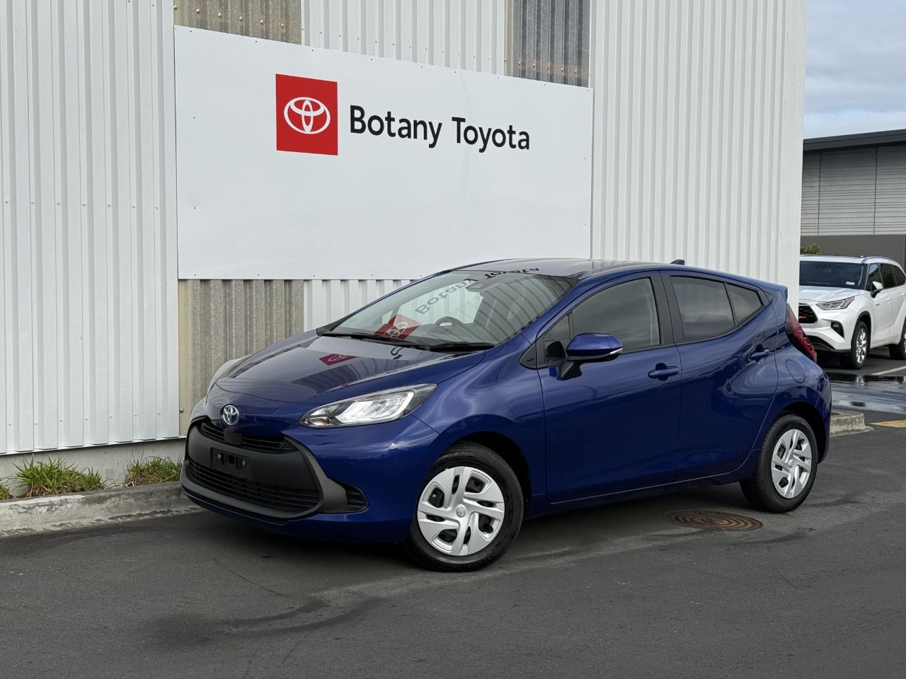 Vehicle image 1
