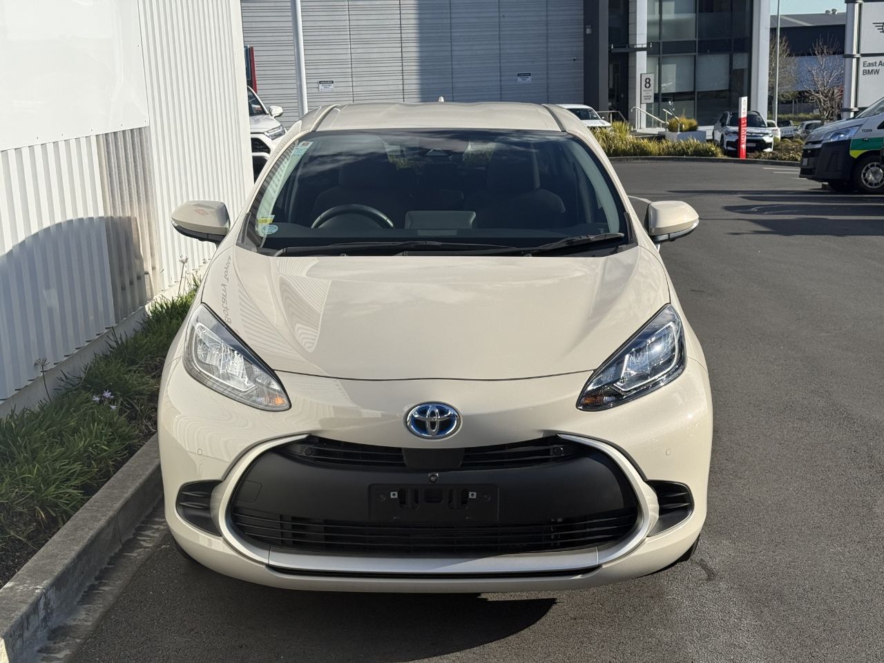 Vehicle image 3