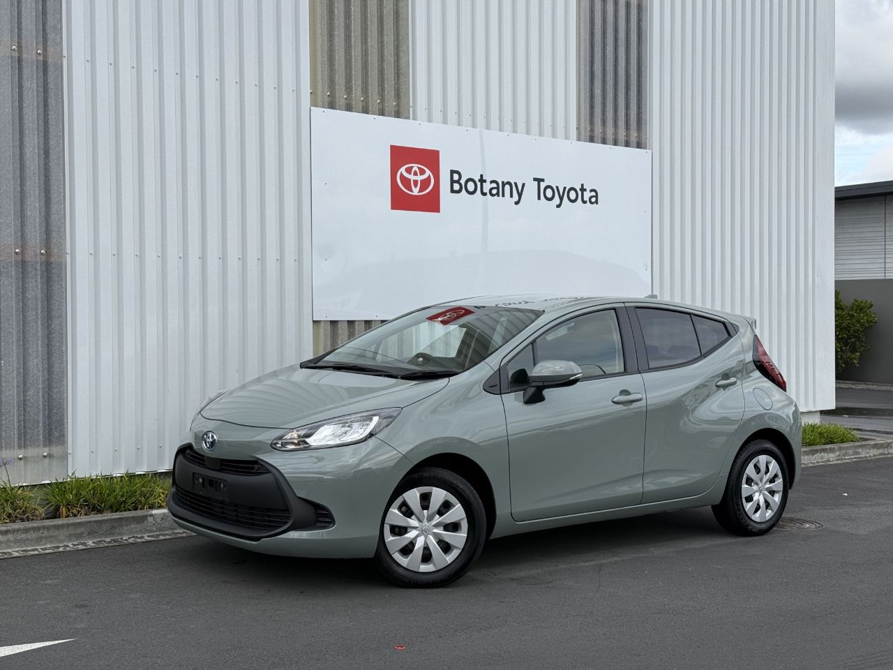 Vehicle image 1