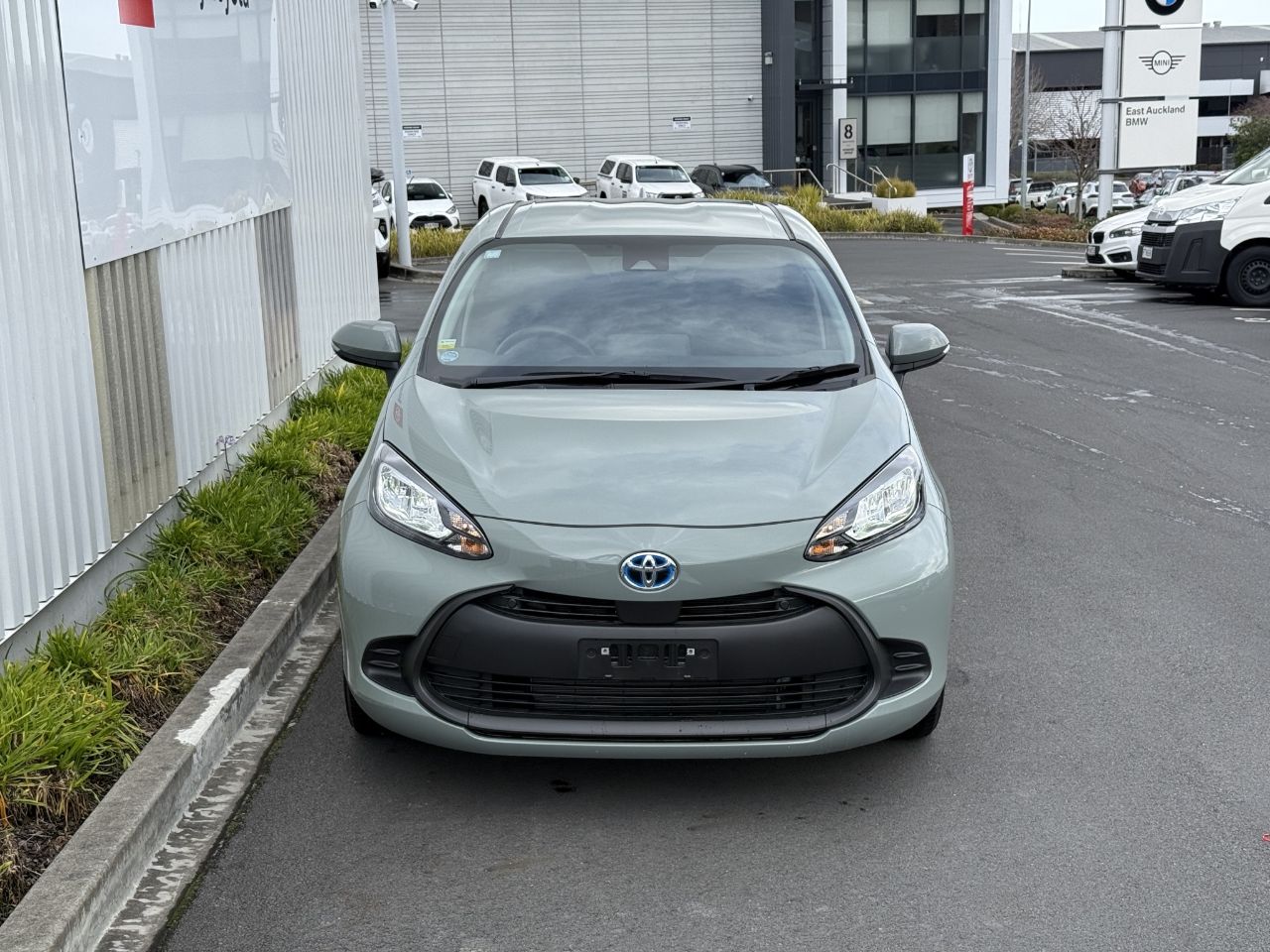 Vehicle image 3