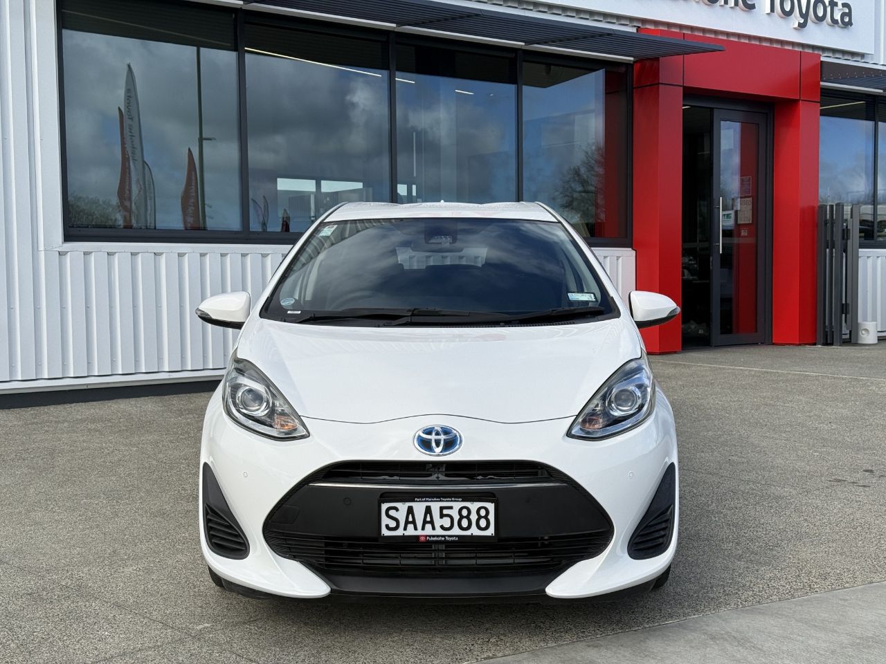 Vehicle image 3