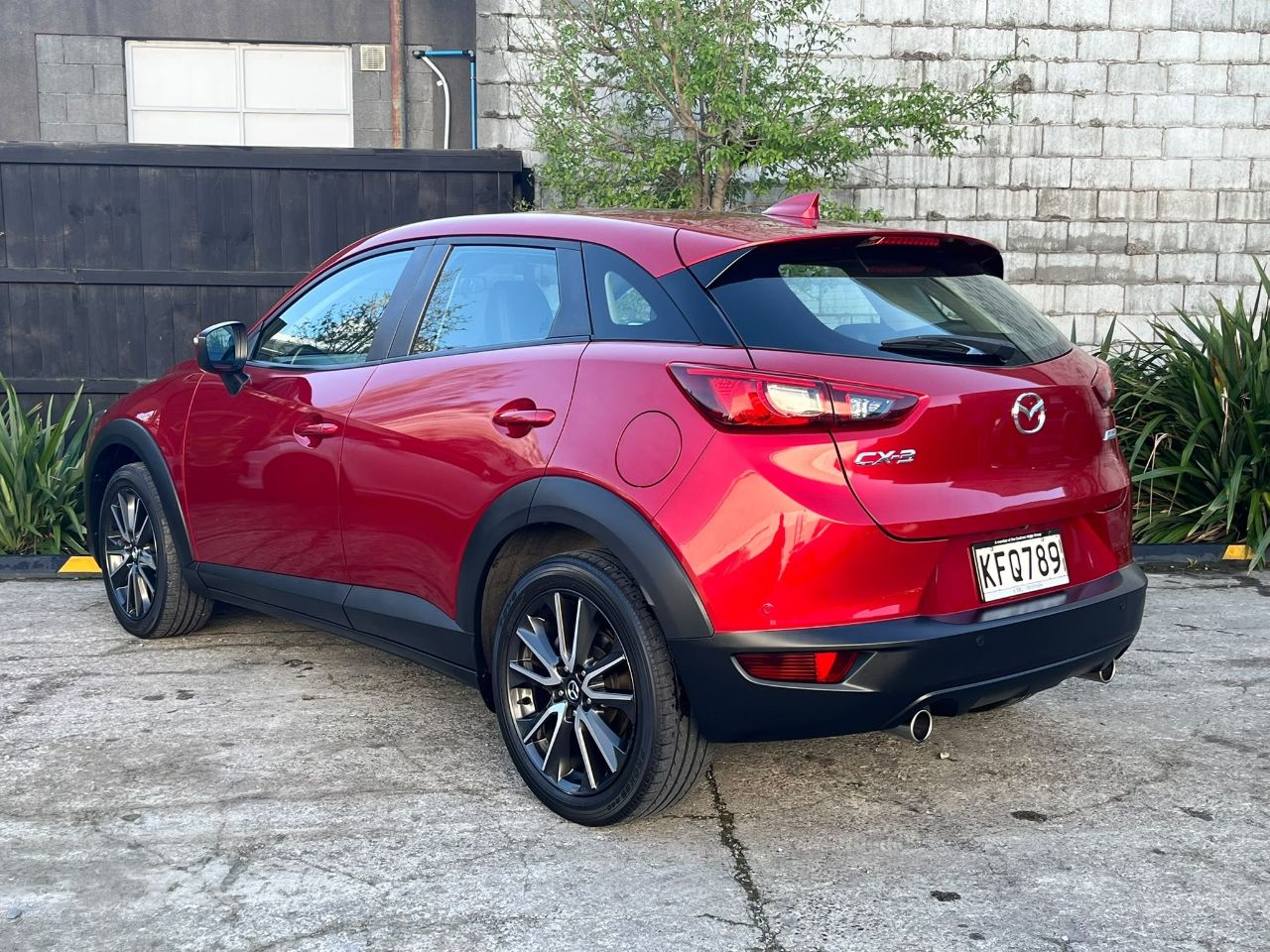 Vehicle image 5
