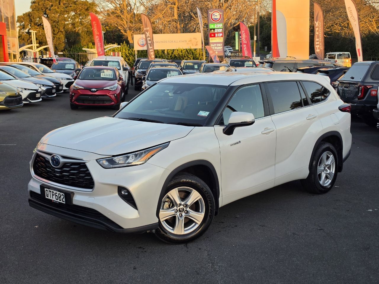 Vehicle image 5
