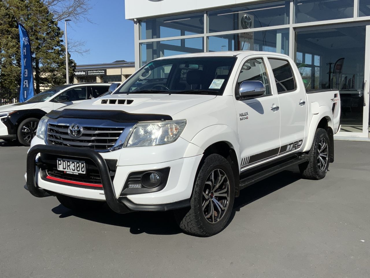 Vehicle image 4