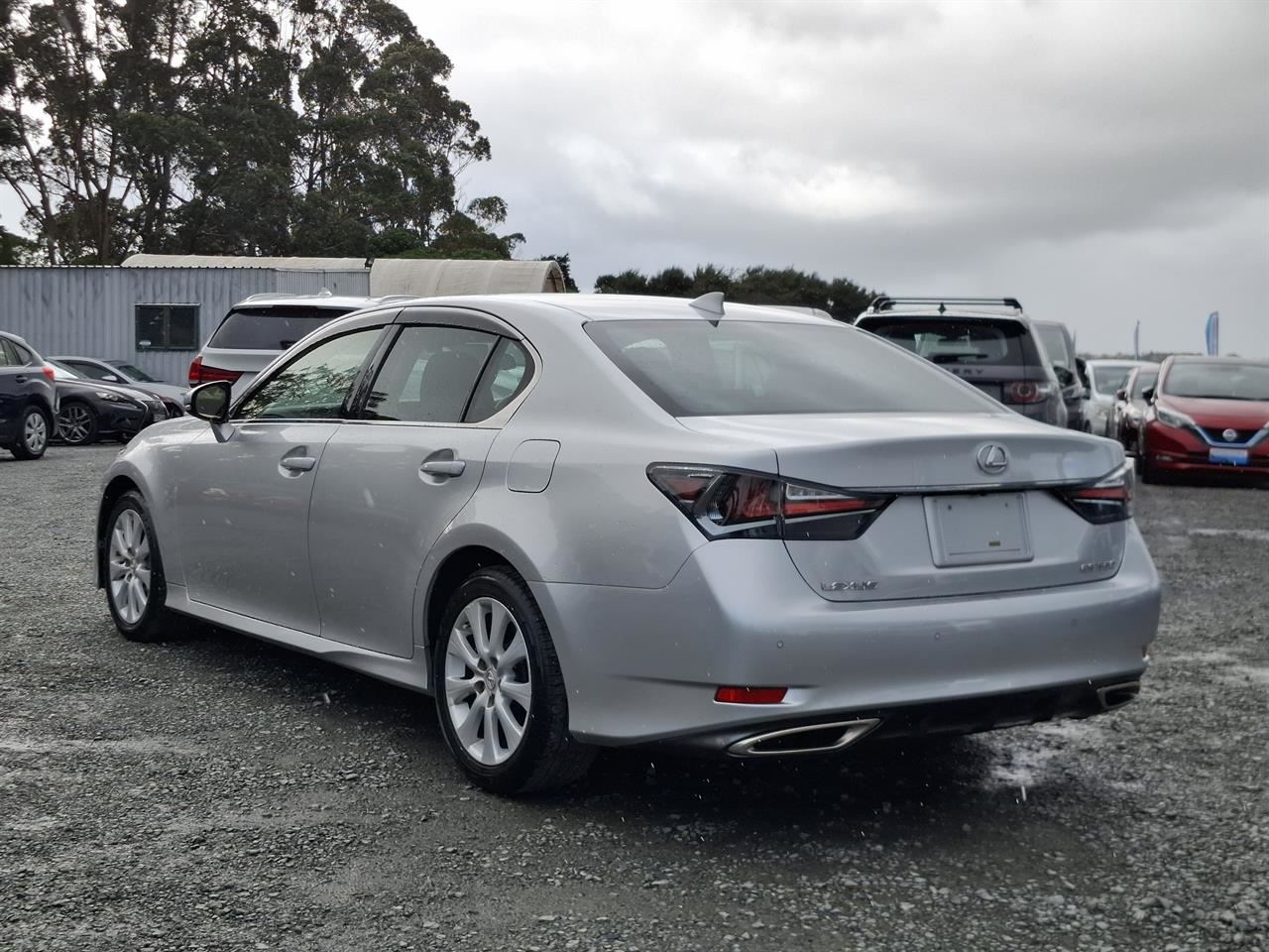 Vehicle image 5