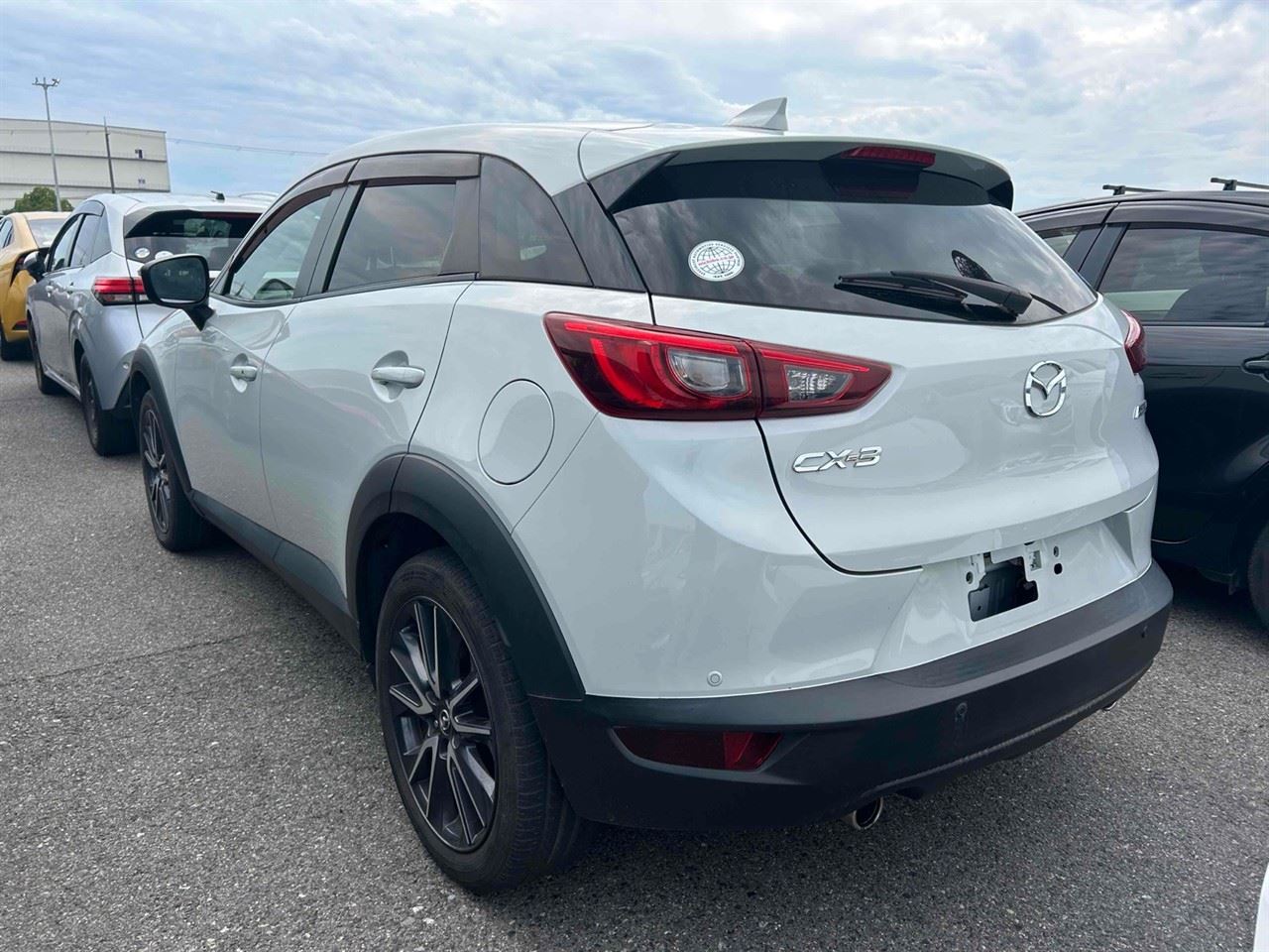 Vehicle image 4