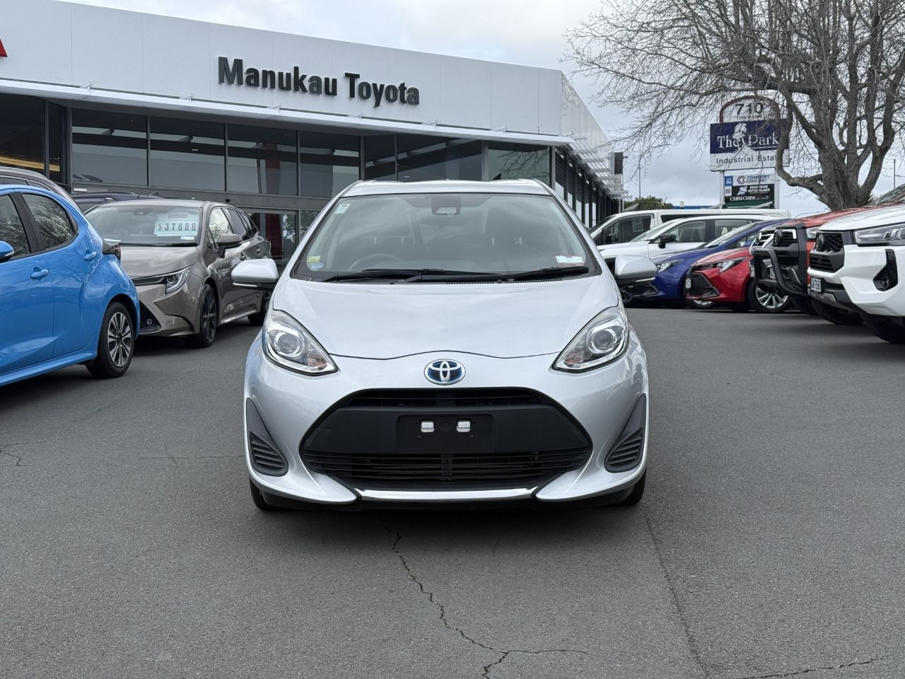 Vehicle image 3