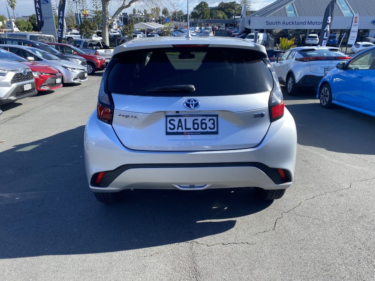 Vehicle image 3