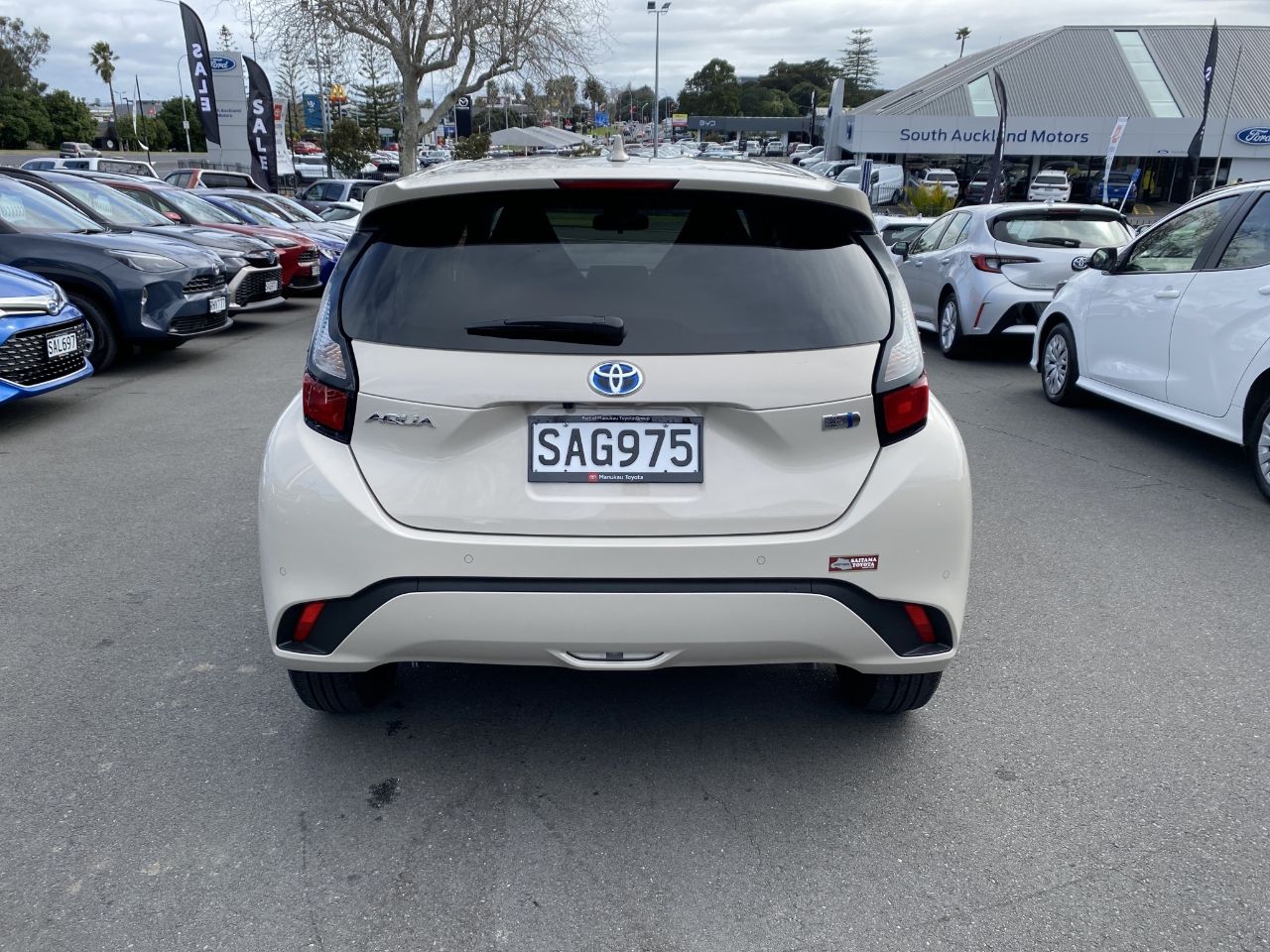 Vehicle image 3