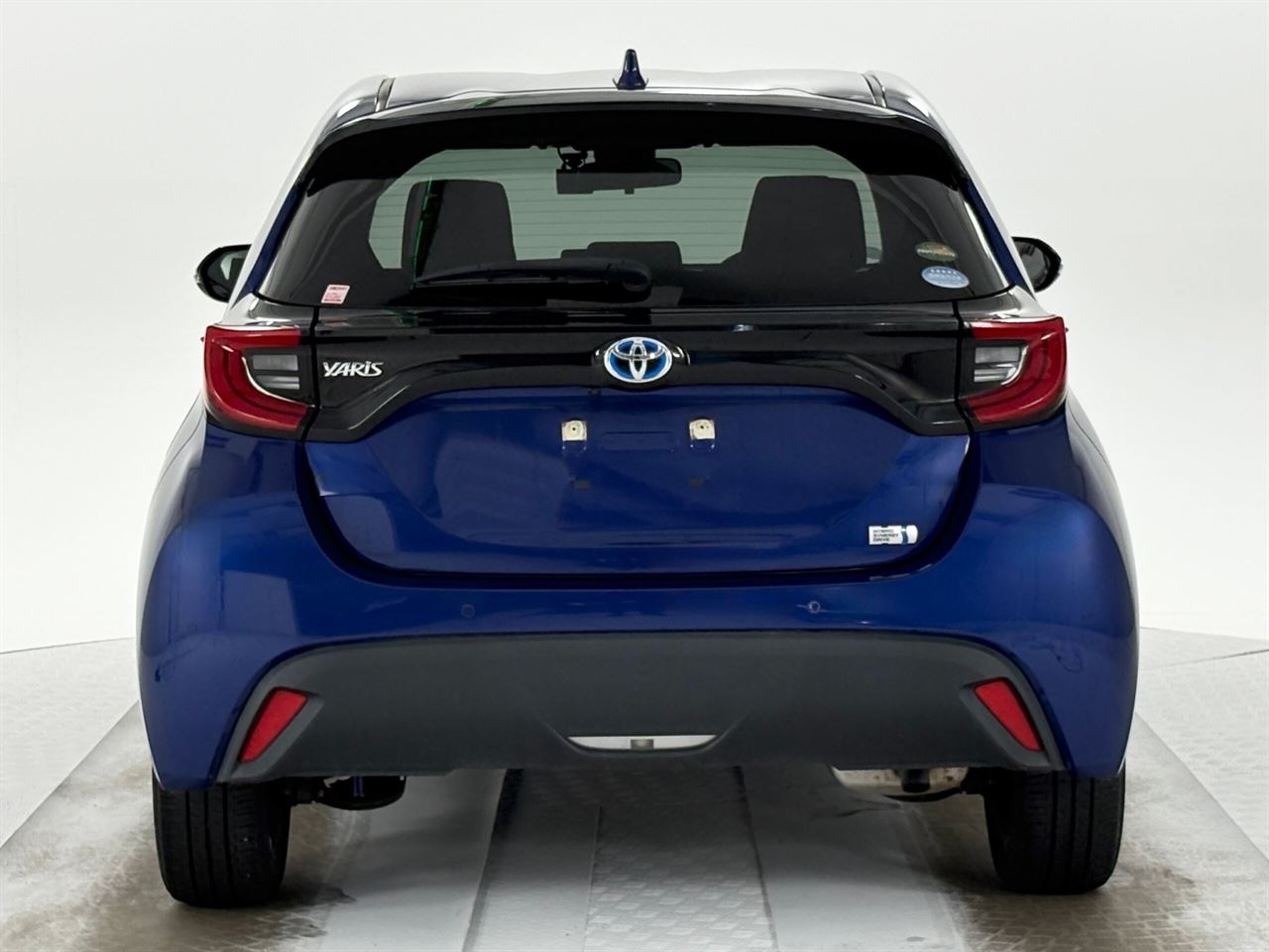 Vehicle image 3