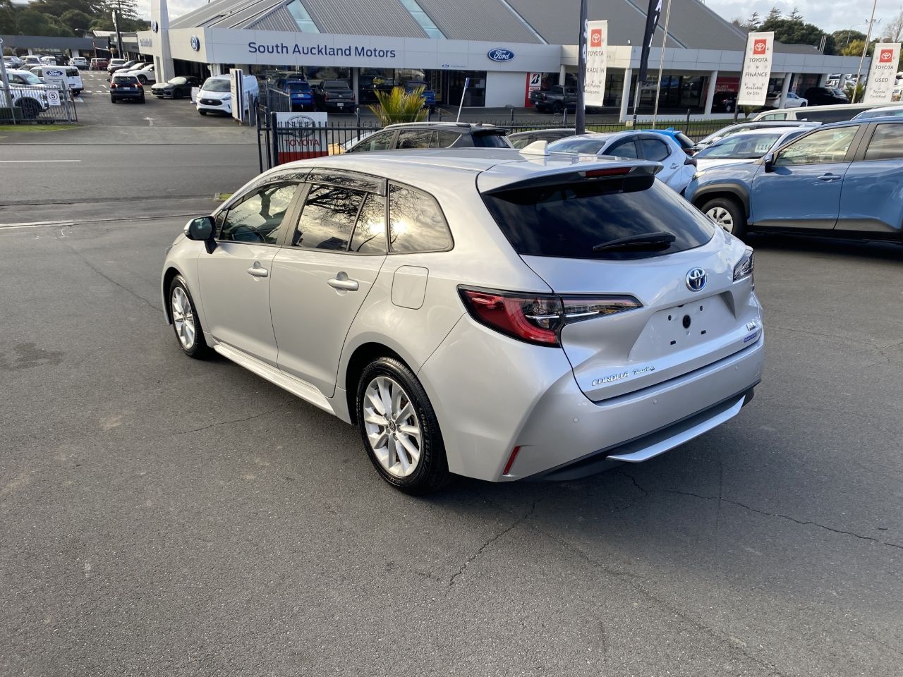 Vehicle image 5