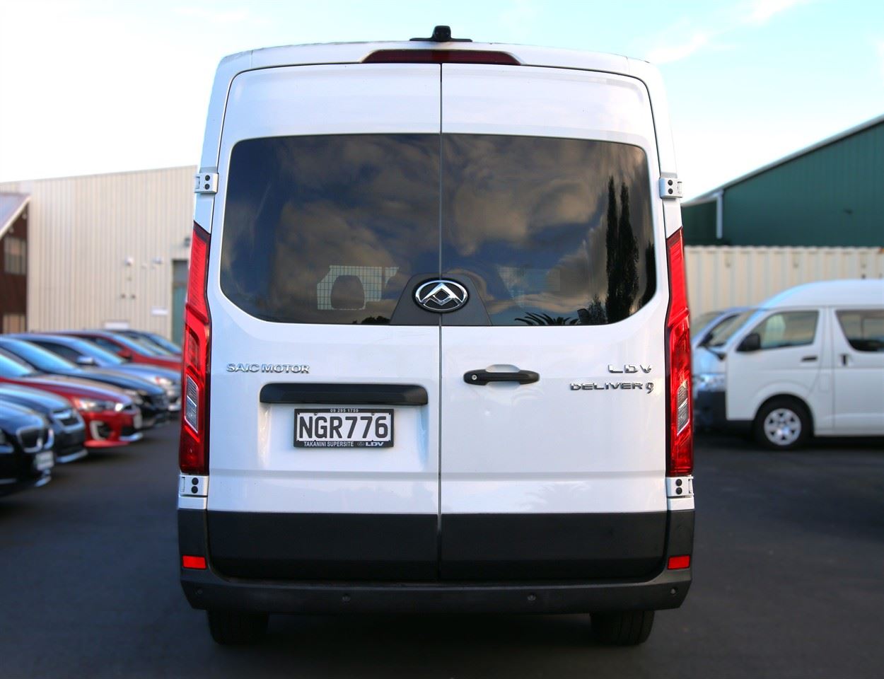 Vehicle image 5