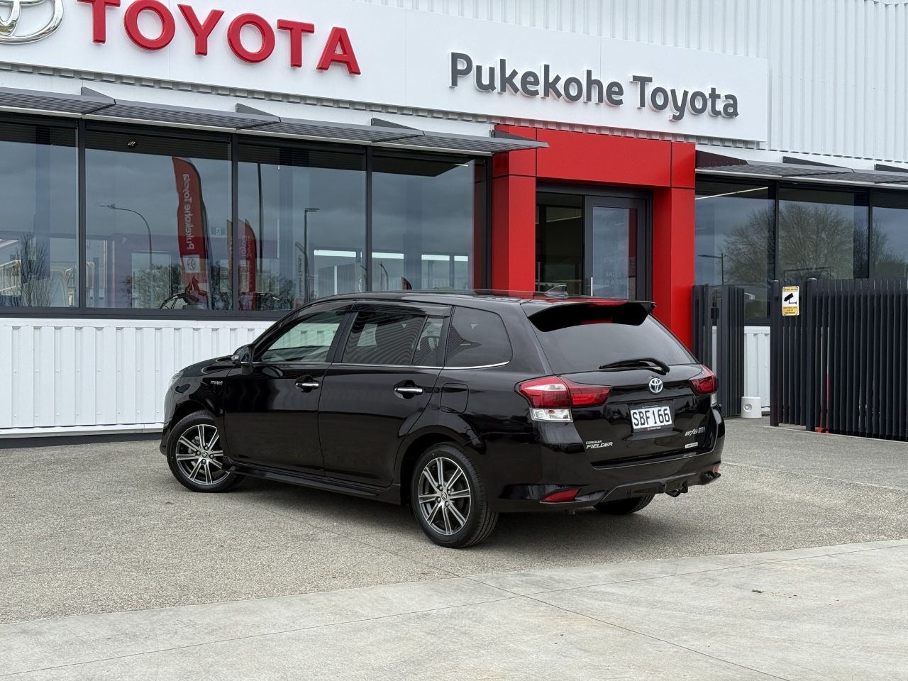 Vehicle image 5