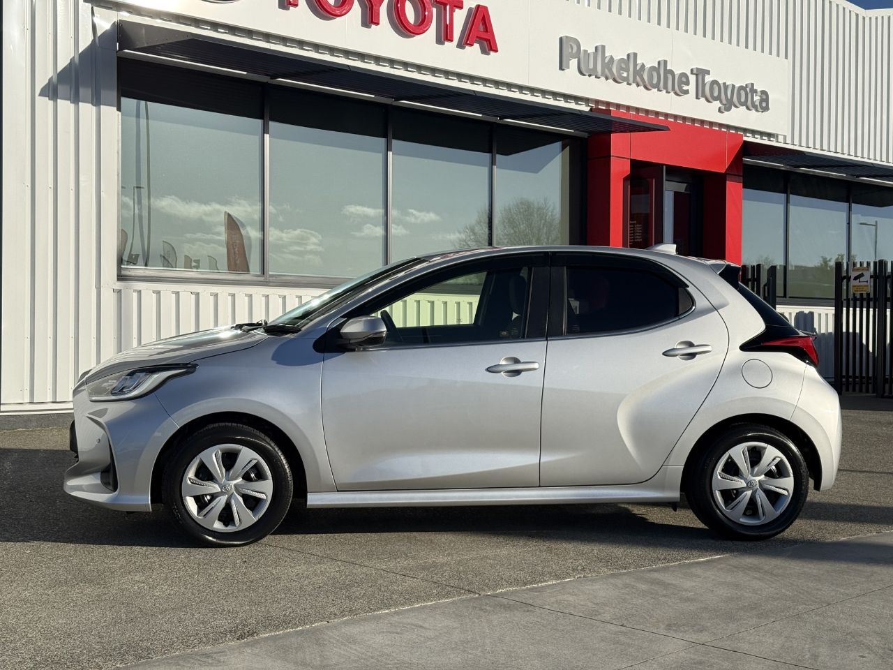 Vehicle image 3