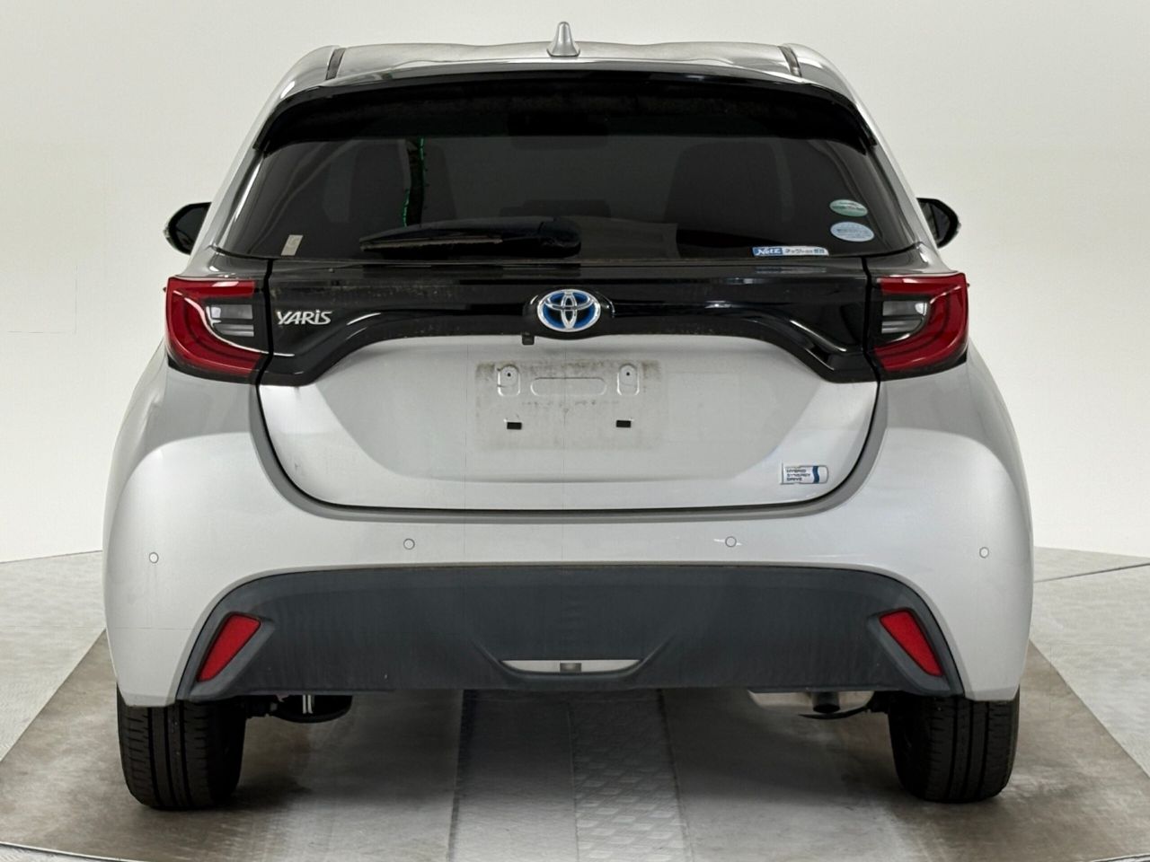 Vehicle image 3