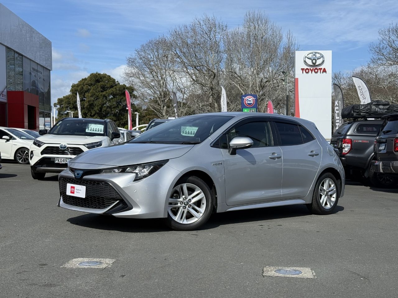 Vehicle image 3