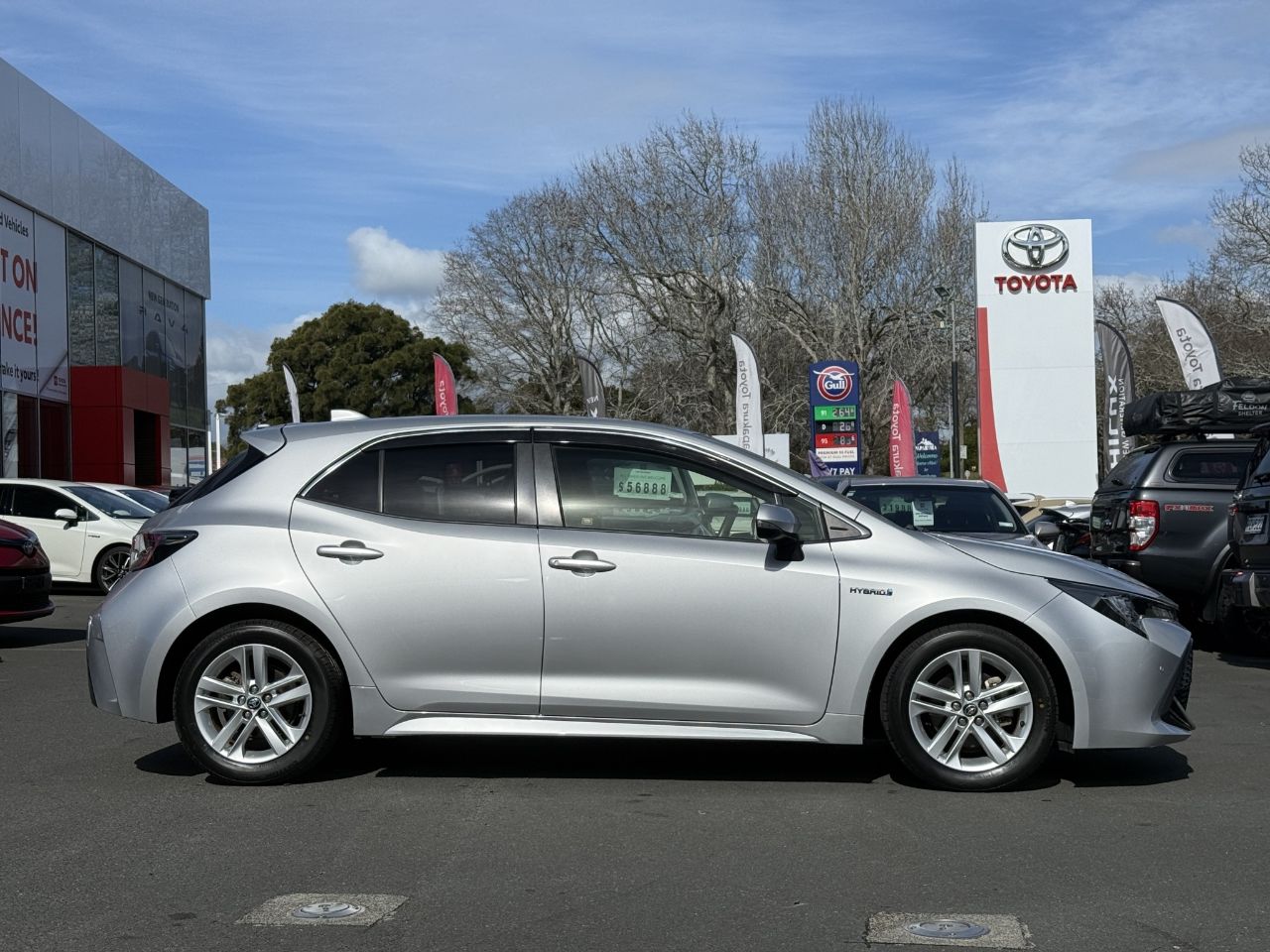 Vehicle image 5