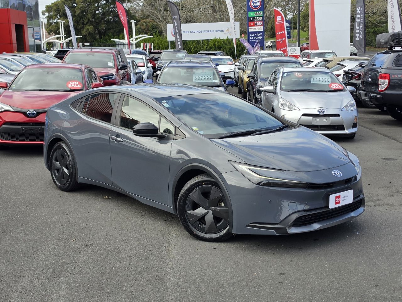 Vehicle image 3