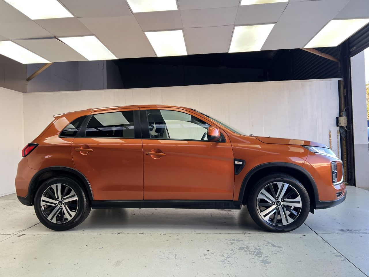 Vehicle image 5