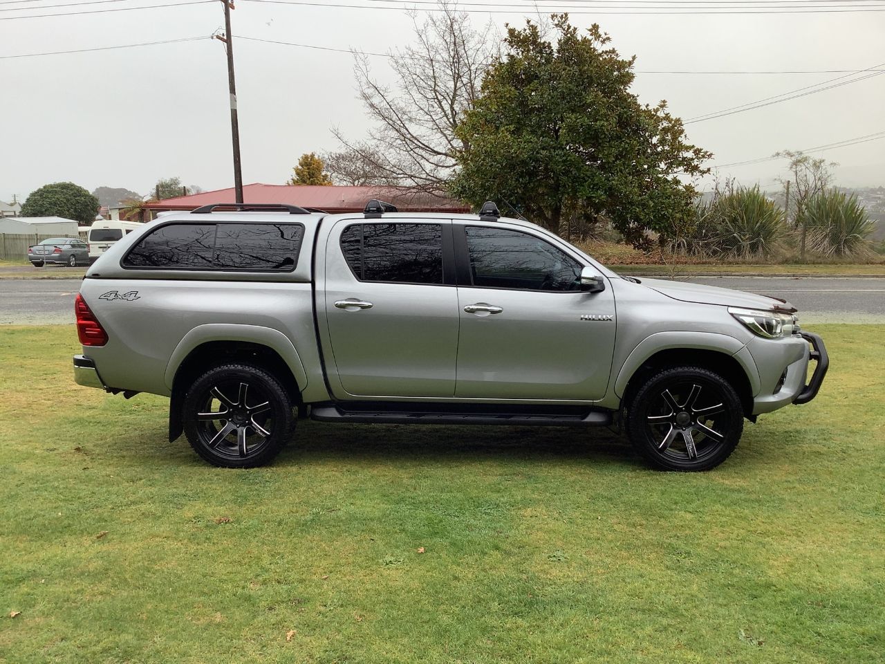 Vehicle image 4