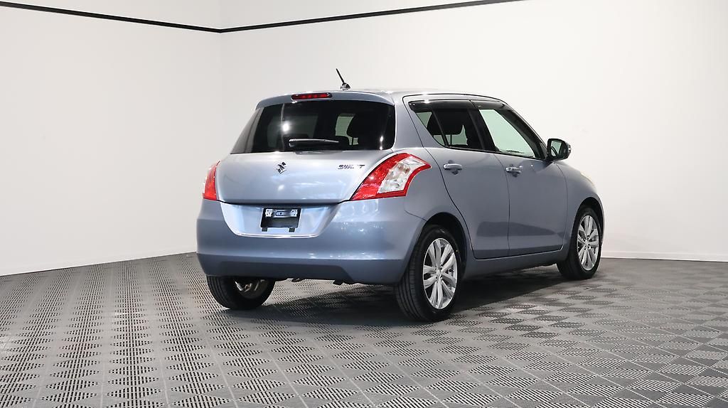 Vehicle image 5