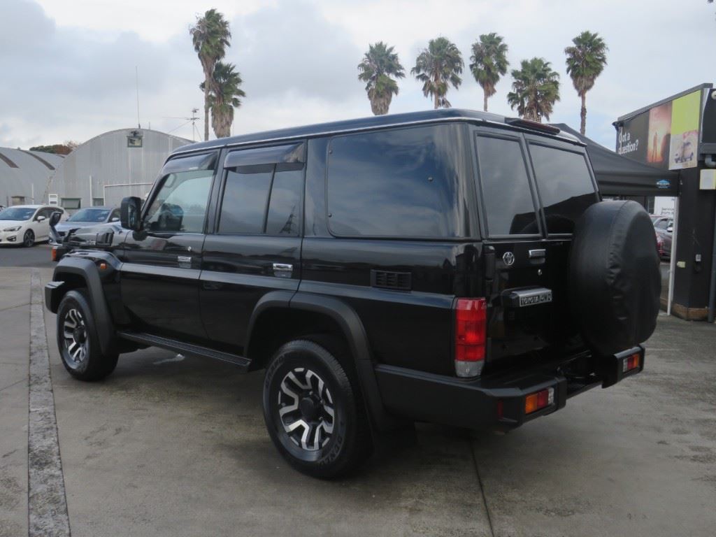 Vehicle image 5