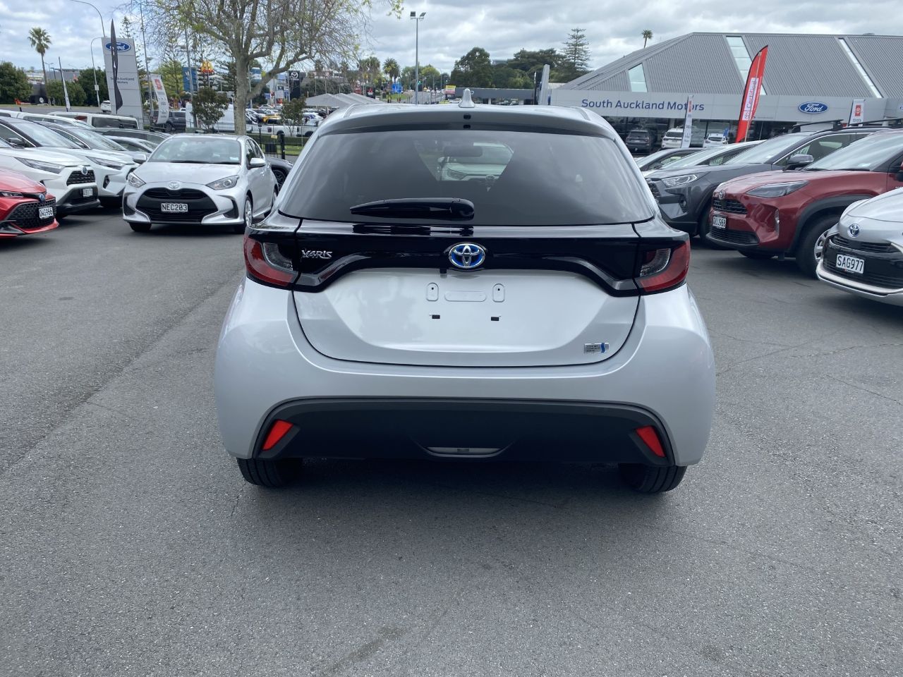 Vehicle image 3