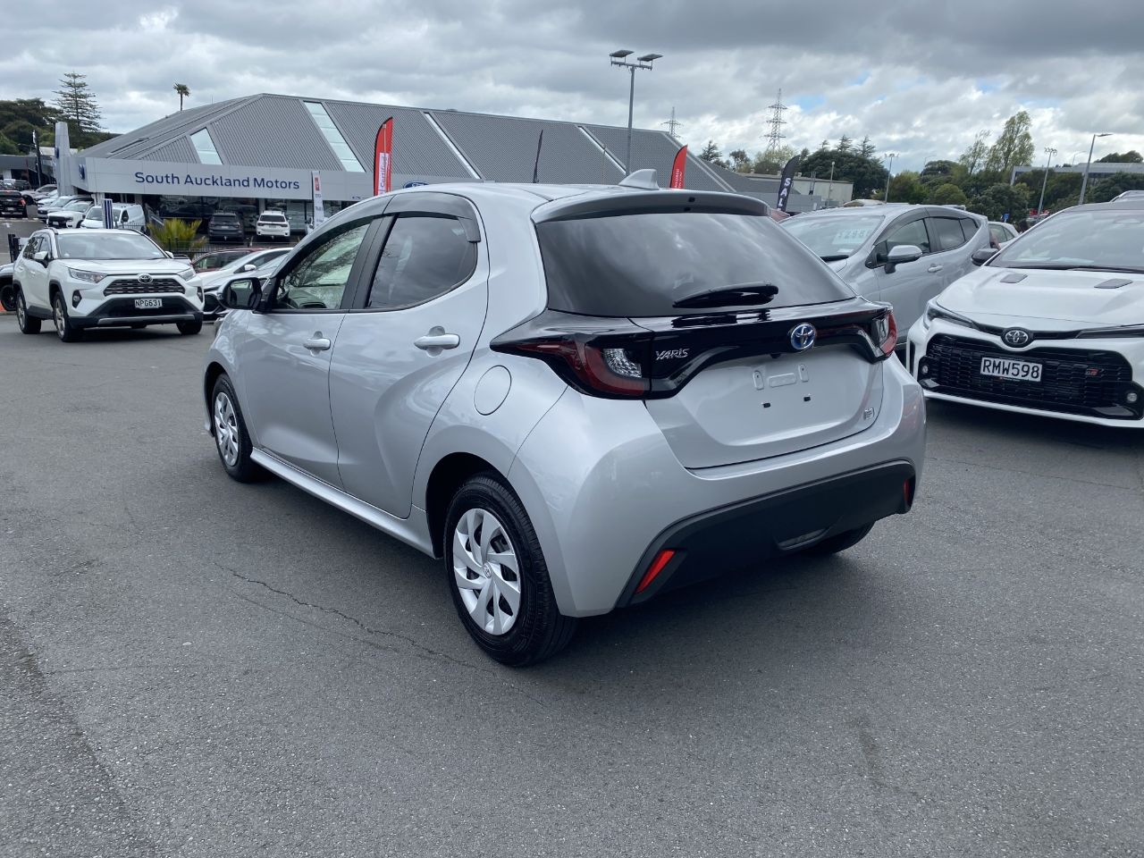 Vehicle image 5