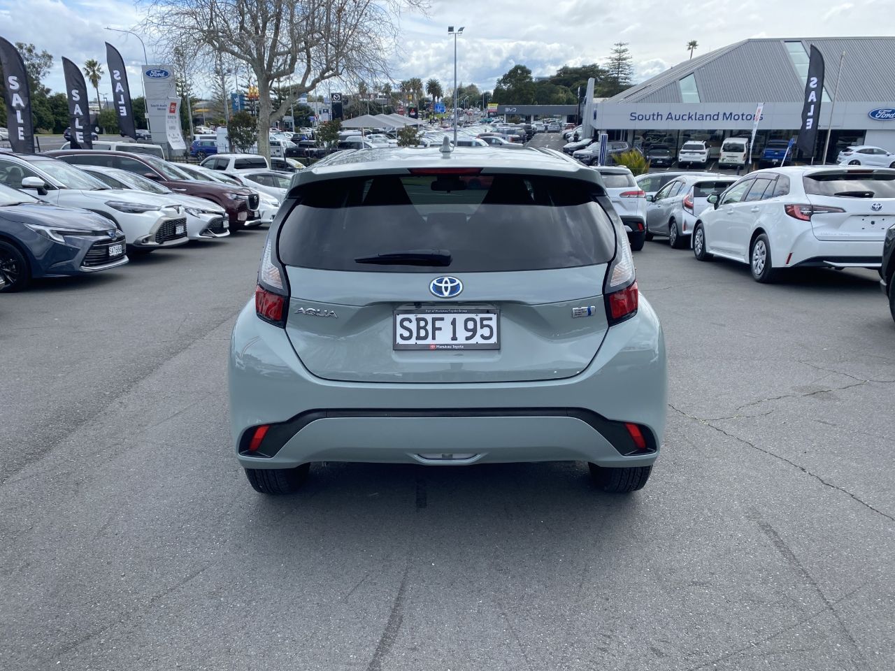 Vehicle image 3