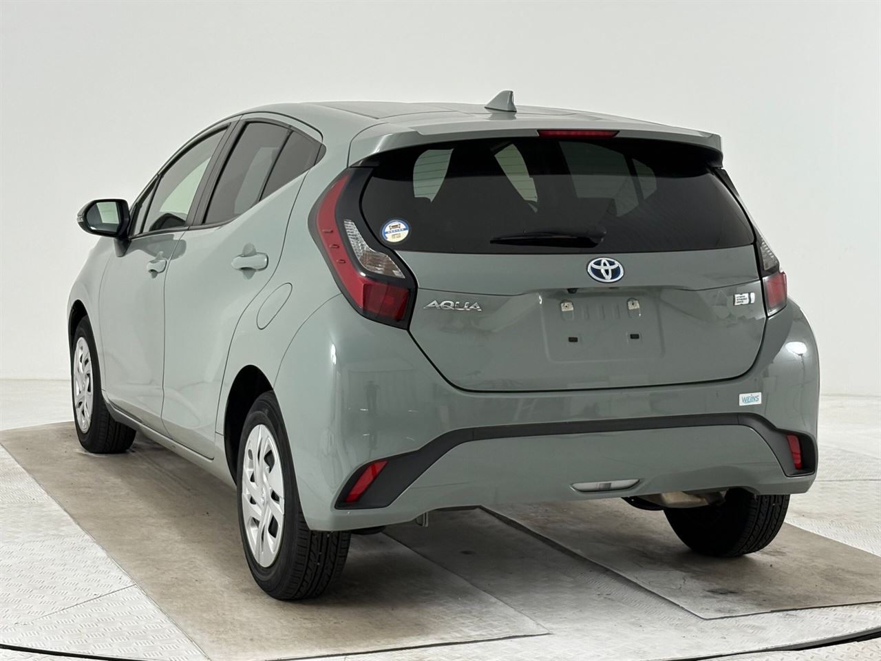 Vehicle image 5